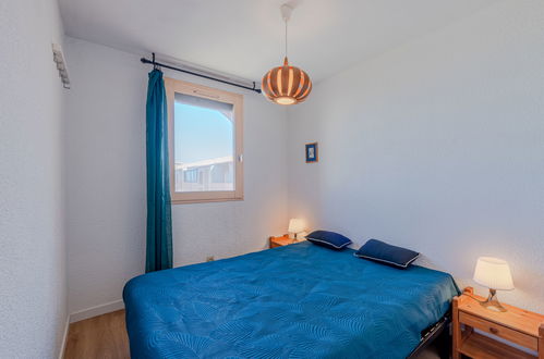 Foto 4 - Appartamento con 2 camere da letto a Le Barcarès con vista mare