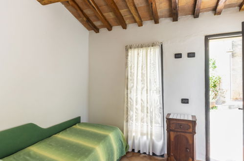 Foto 30 - Appartamento con 4 camere da letto a Poggibonsi con piscina e giardino