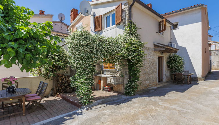 Foto 1 - Casa con 1 camera da letto a Kaštelir-Labinci con piscina e vista mare