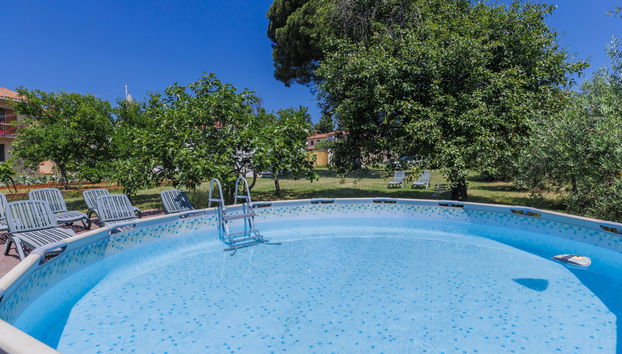 Casa de 2 quartos em Kaštelir-Labinci com piscina e jardim - Foto 2
