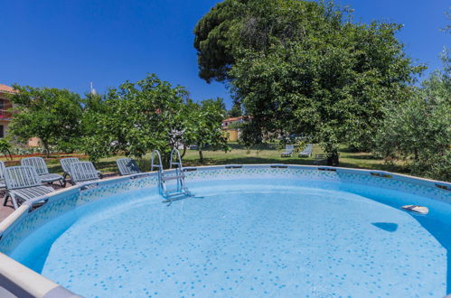 Photo 2 - Maison de 1 chambre à Kaštelir-Labinci avec piscine et vues à la mer