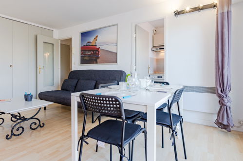 Foto 2 - Apartamento de 1 habitación en Cabourg con terraza y vistas al mar