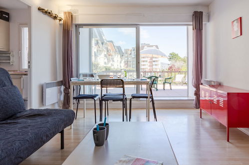 Foto 6 - Apartamento de 1 habitación en Cabourg con terraza y vistas al mar