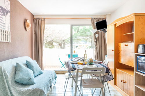 Foto 6 - Appartamento con 1 camera da letto a Le Grau-du-Roi con terrazza e vista mare