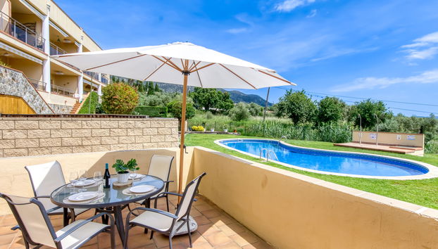 4 bedroom Apartment in Palau-saverdera with garden and terrace - Photo 2