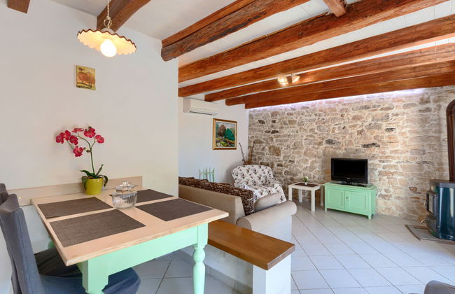 Casa de 3 quartos em Kaštelir-Labinci com piscina e jardim - Foto 11
