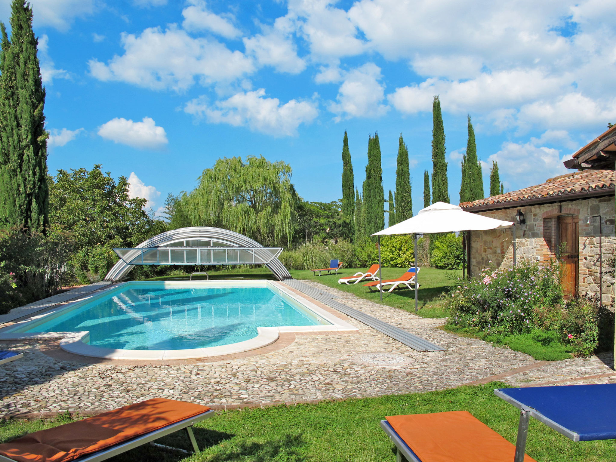 Foto 1 - Casa de 5 habitaciones en San Venanzo con piscina privada y terraza