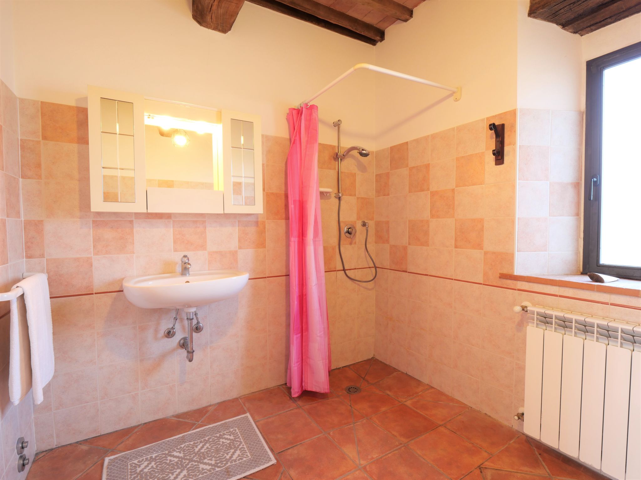 Foto 13 - Apartment mit 1 Schlafzimmer in Montieri mit schwimmbad und garten