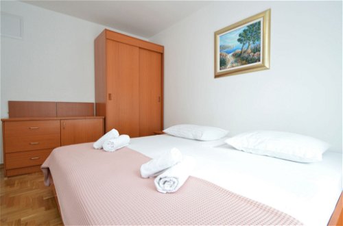 Foto 11 - Apartment mit 1 Schlafzimmer in Pirovac mit terrasse und blick aufs meer