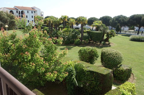 Foto 20 - Appartamento con 1 camera da letto a Vaux-sur-Mer con giardino e vista mare