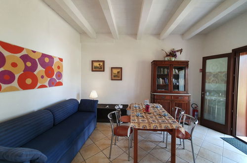 Foto 3 - Apartment mit 1 Schlafzimmer in Syrakus mit schwimmbad und garten