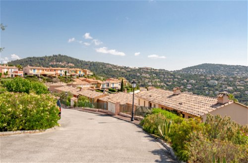 Foto 20 - Apartamento de 1 habitación en Roquebrune-sur-Argens con piscina privada y vistas al mar