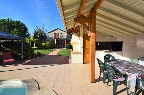 Photo 16 - Maison de 2 chambres à Madaillan avec piscine privée et terrasse