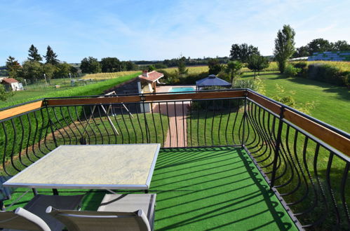 Foto 17 - Casa de 2 quartos em Madaillan com piscina privada e terraço