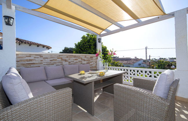 Casa de 4 quartos em Calp com piscina privada e jardim - Foto 9