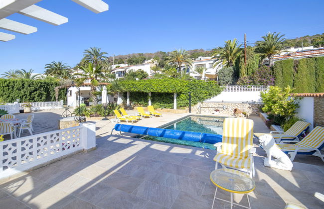 Casa de 4 quartos em Calp com piscina privada e jardim - Foto 8