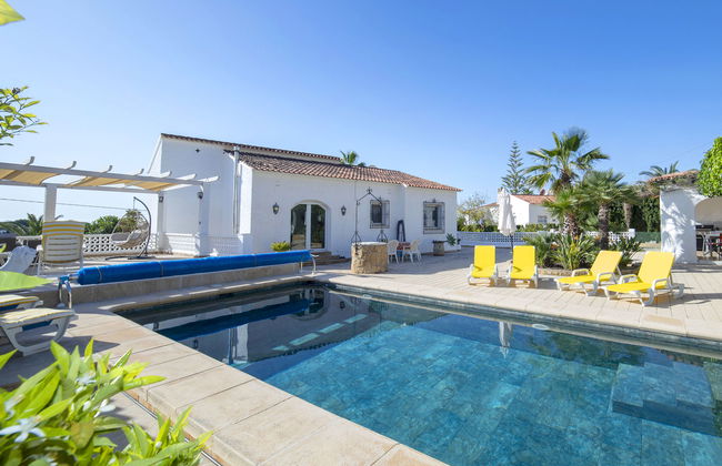 Casa de 4 quartos em Calp com piscina privada e jardim - Foto 7
