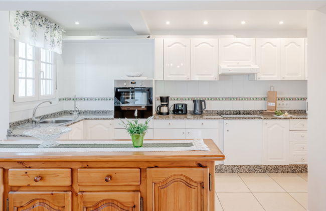 Casa de 4 quartos em Calp com piscina privada e jardim - Foto 16