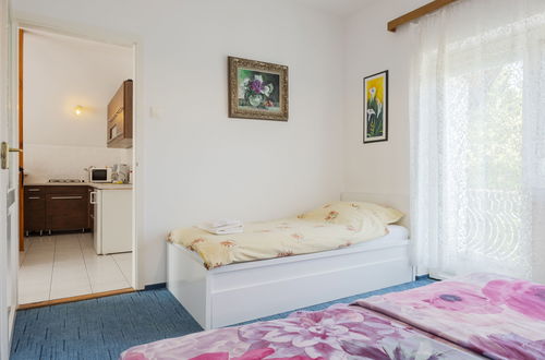 Foto 7 - Appartamento con 2 camere da letto a Balatonboglár con giardino