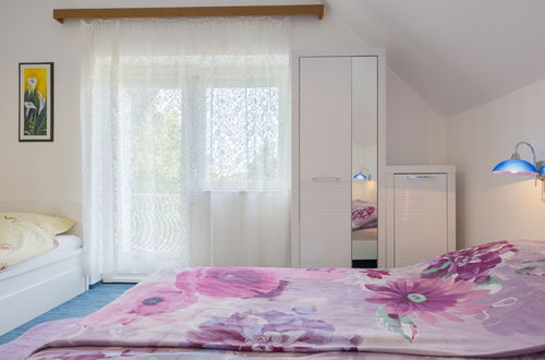 Foto 6 - Appartamento con 2 camere da letto a Balatonboglár con giardino