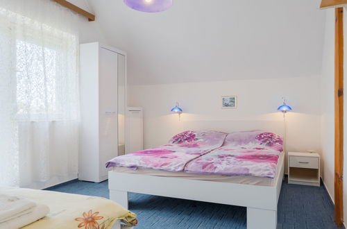 Foto 5 - Appartamento con 2 camere da letto a Balatonboglár con giardino