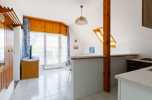 Photo 15 - 2 bedroom Apartment in Balatonboglár with garden and mountain view