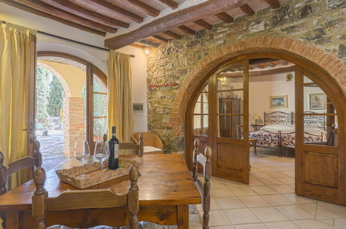 Photo 4 - 1 bedroom Apartment in Castellina in Chianti with swimming pool and garden