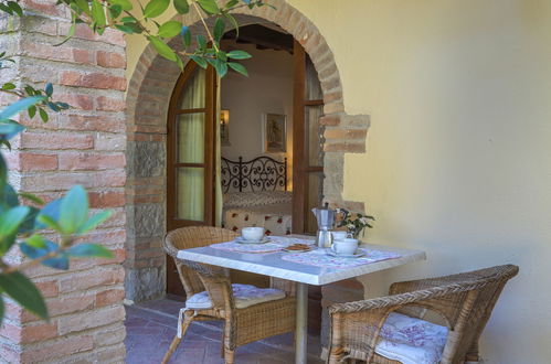 Photo 13 - 1 bedroom Apartment in Castellina in Chianti with swimming pool and garden