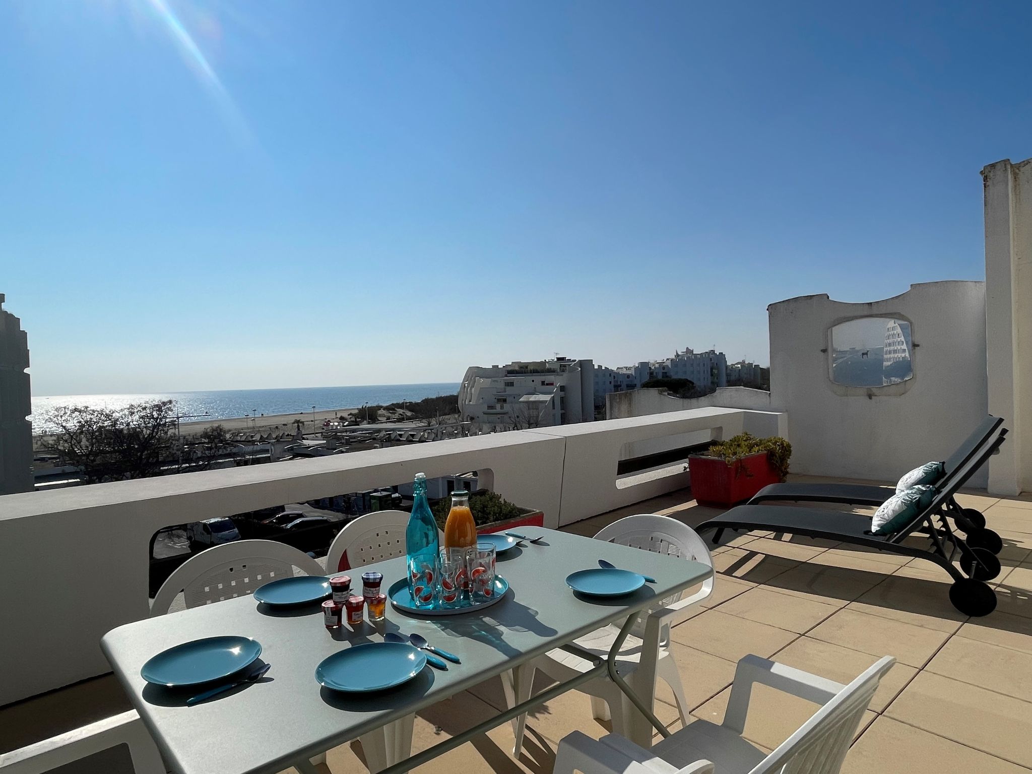 Photo 1 - 2 bedroom Apartment in La Grande-Motte with terrace and sea view