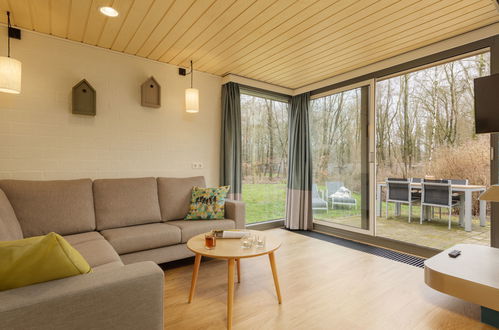 Photo 11 - 2 bedroom House in Zeewolde with swimming pool and terrace