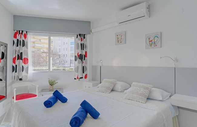 2 bedroom Apartment in Calp with swimming pool and garden - Photo 4