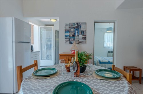 Foto 8 - Haus mit 2 Schlafzimmern in Saint-Cyprien mit schwimmbad und blick aufs meer