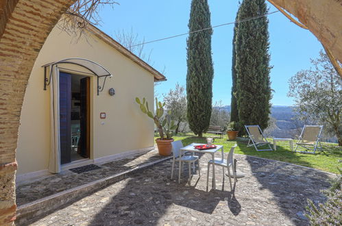 Photo 3 - Maison de 1 chambre à Poggibonsi avec jardin et terrasse