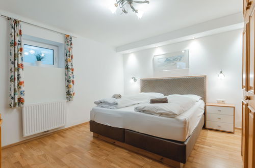 Foto 4 - Casa con 7 camere da letto a Bruck an der Großglocknerstraße con giardino e terrazza