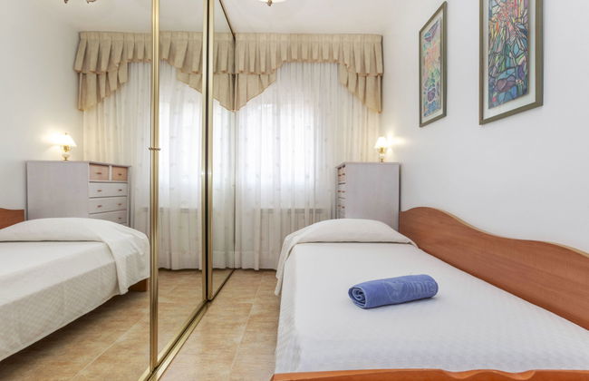 Casa de 4 quartos em Vidreres com piscina privada e jardim - Foto 12