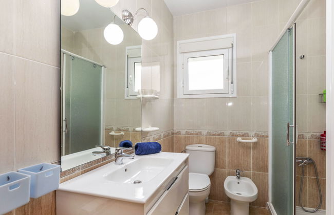 Casa de 4 quartos em Vidreres com piscina privada e jardim - Foto 10