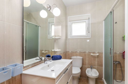 Foto 10 - Casa con 3 camere da letto a Vidreres con piscina privata e giardino