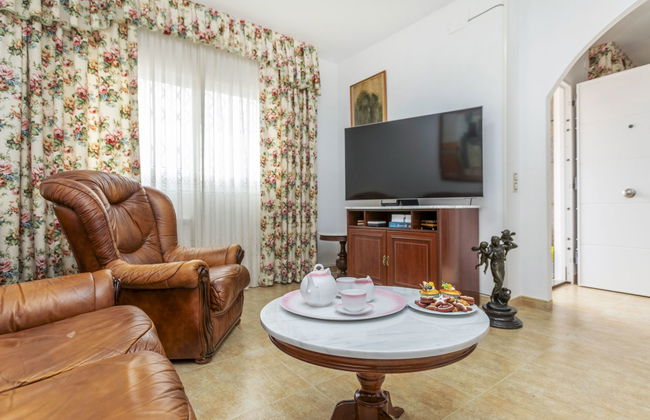 Casa de 4 quartos em Vidreres com piscina privada e jardim - Foto 7