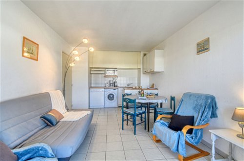 Foto 7 - Apartment mit 1 Schlafzimmer in Fréjus mit schwimmbad und blick aufs meer