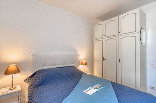Foto 16 - Apartment mit 1 Schlafzimmer in Fréjus mit schwimmbad und blick aufs meer