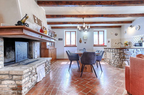 Foto 9 - Casa de 4 quartos em Brtonigla com piscina privada e jardim