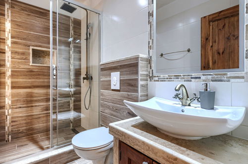 Foto 33 - Casa de 4 quartos em Brtonigla com piscina privada e jardim