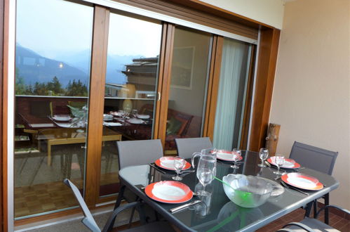 Foto 19 - Apartment mit 3 Schlafzimmern in Crans-Montana mit blick auf die berge