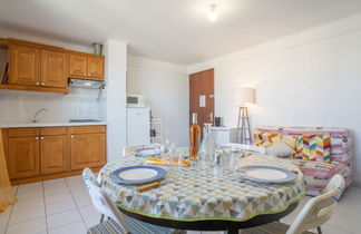 Photo 2 - 1 bedroom Apartment in Saint-Cyr-sur-Mer with garden and terrace