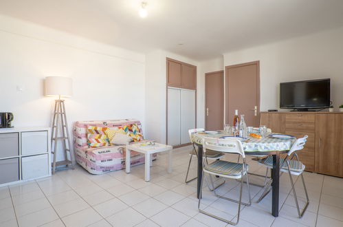 Foto 5 - Apartamento de 1 quarto em Saint-Cyr-sur-Mer com jardim e terraço