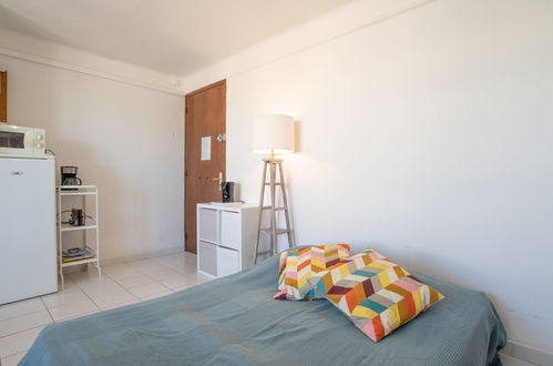 Foto 11 - Apartamento de 1 quarto em Saint-Cyr-sur-Mer com jardim e terraço