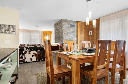 Photo 15 - 3 bedroom Apartment in Zermatt with sauna and hot tub