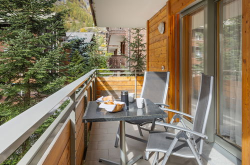 Photo 19 - 3 bedroom Apartment in Zermatt with sauna and hot tub