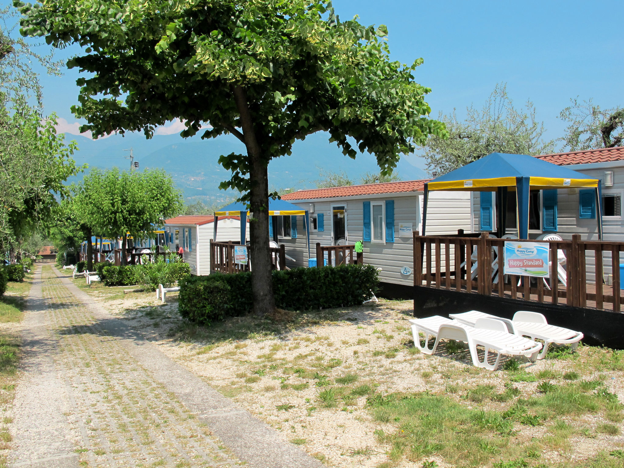 Foto 3 - Casa con 2 camere da letto a San Felice del Benaco con piscina e vista sulle montagne