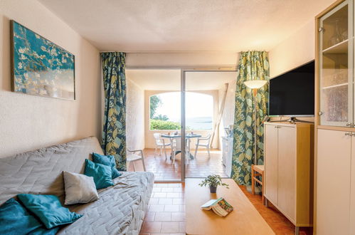 Photo 8 - 1 bedroom Apartment in Sainte-Maxime with swimming pool and garden